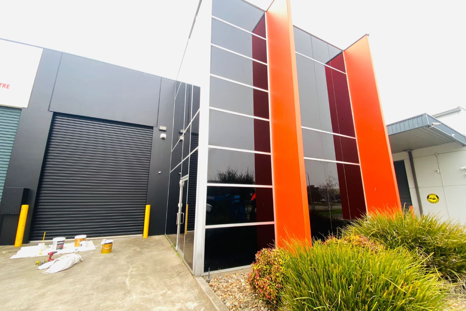 painting the exterior of an office warehouse unit in Melbourne